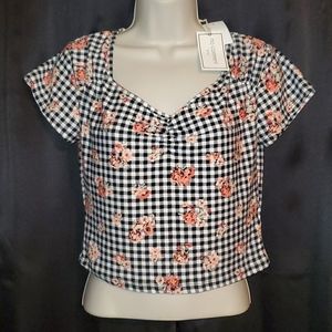 🌺No Comment black plaid/floral print crop top🌺